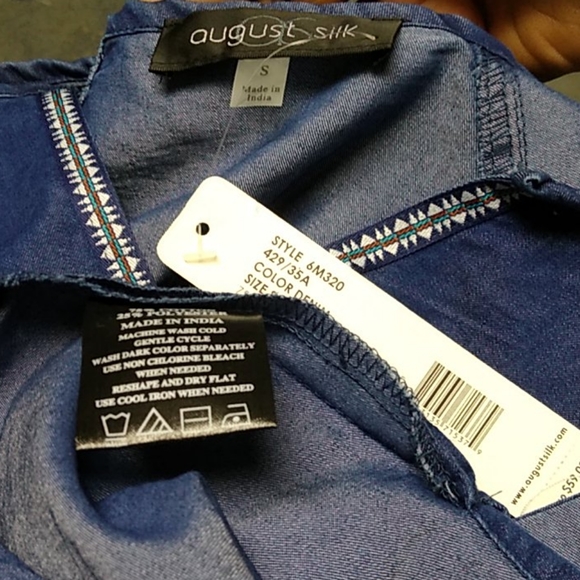 Cute ladies top, by August silk, Small, denim - Picture 4 of 4